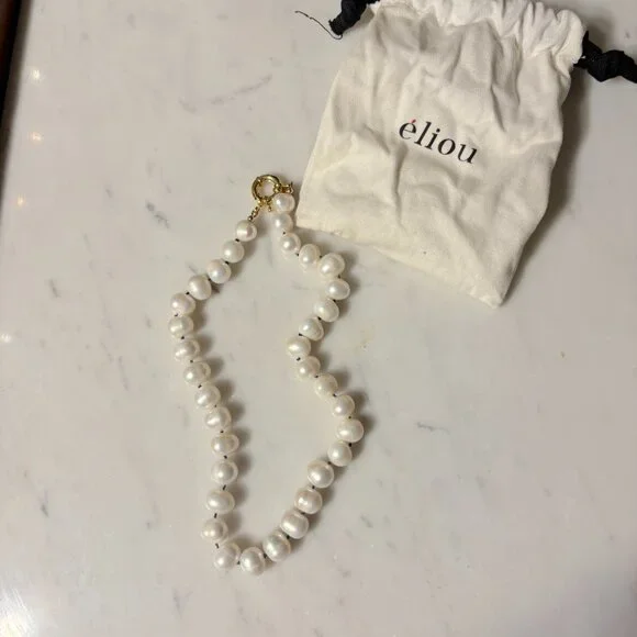 Eliou Large Pearl Necklace with Blue Knots - Picture 3 of 4